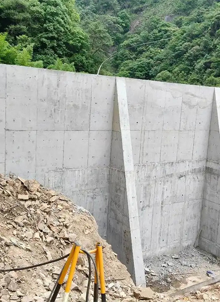 苏州沧浪区重力式挡土墙
